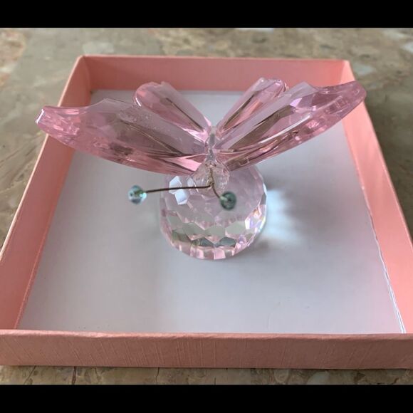 Crystal pink butterfly on clear globe base, brand new in a box, unique, 3x3 - Picture 10 of 10